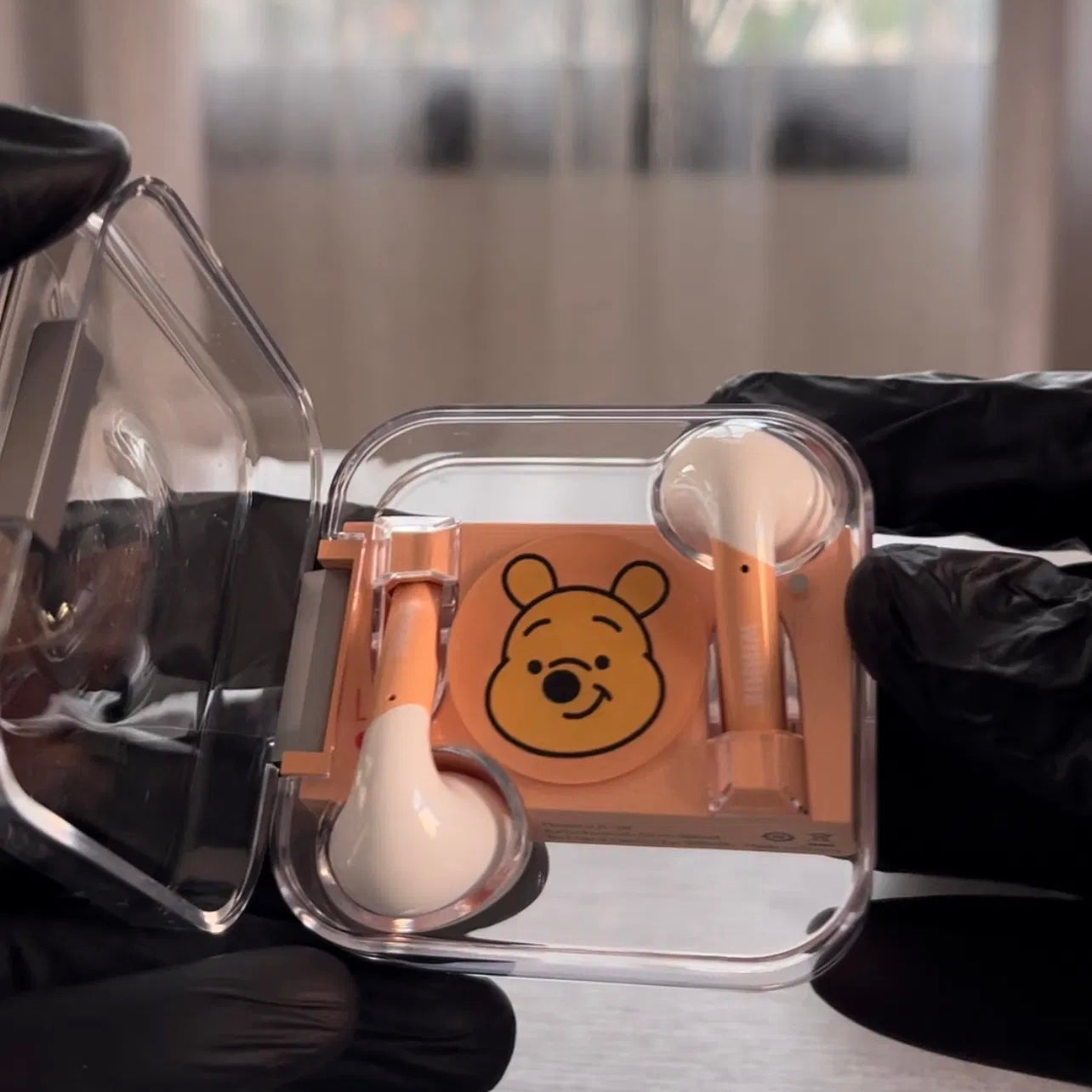 Disney Original Winnie The Pooh Square Earbuds